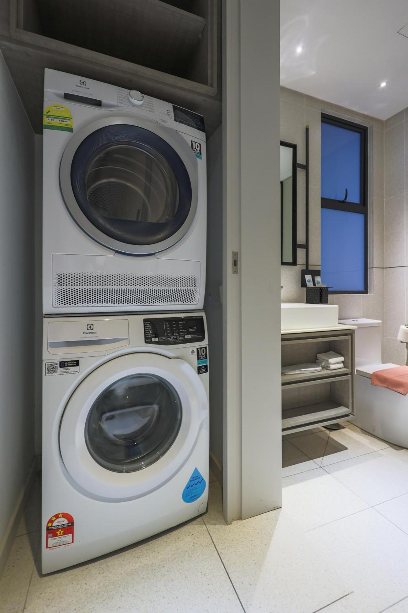 Millerz Square By Mykey Apartment Kuala Lumpur Exterior photo A stacked washer and dryer